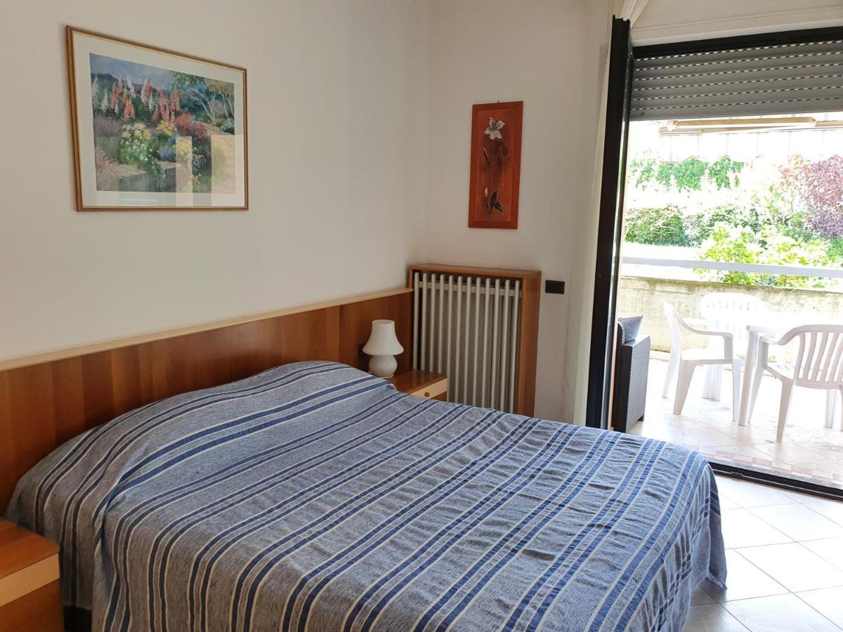 Lago Residence Desenzano del Garda Bagian luar foto