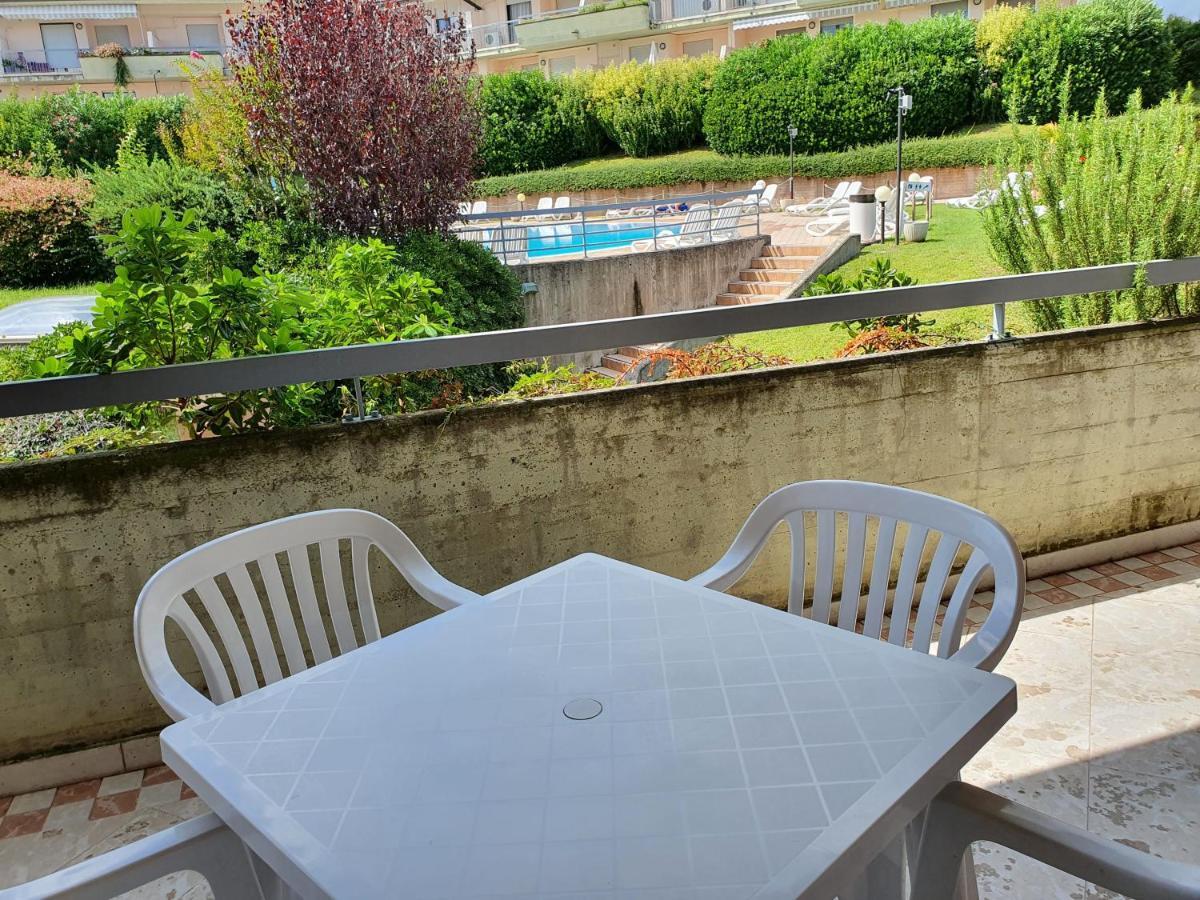Lago Residence Desenzano del Garda Bagian luar foto