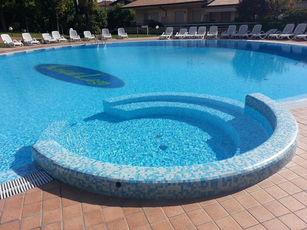 Lago Residence Desenzano del Garda Bagian luar foto