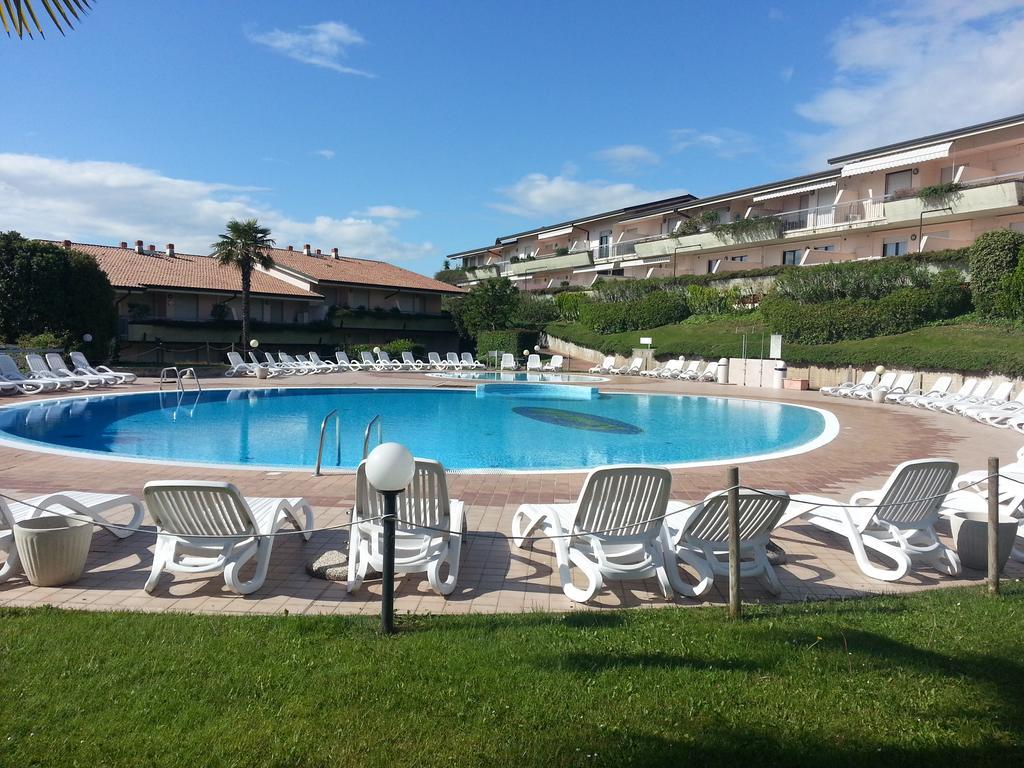 Lago Residence Desenzano del Garda Bagian luar foto