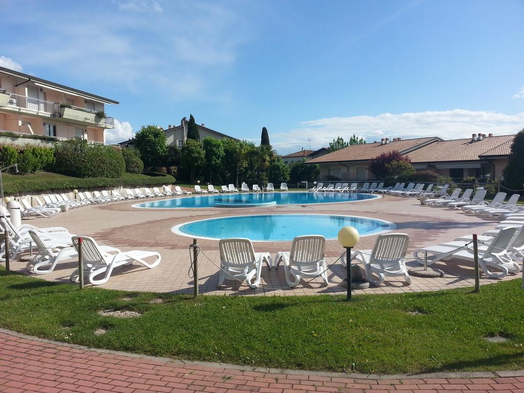 Lago Residence Desenzano del Garda Bagian luar foto